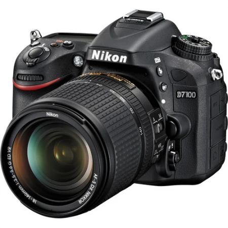 Зеркальный фотоаппарат Nikon D7100 Kit 18-140VR